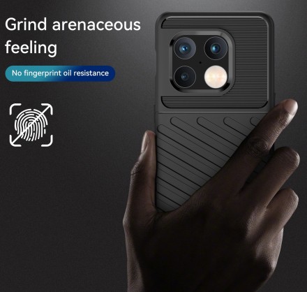 Накладка силиконовая Thunder Series для OnePlus 10 Pro чёрная