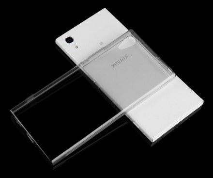 Накладка силиконовая для Sony Xperia XA1 / XA1 Dual прозрачно-черная