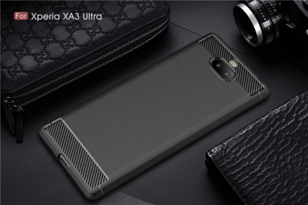 Накладка силиконовая для Sony Xperia 10 Plus / XA3 Ultra карбон сталь черная
