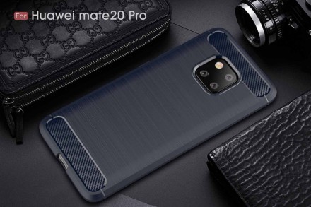 Накладка силиконовая для Huawei Mate 20 Pro карбон сталь синяя