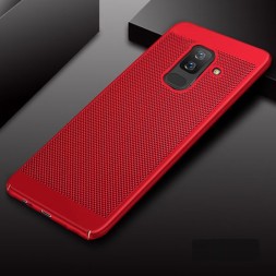 Накладка пластиковая для Samsung Galaxy J8 (2018) J810 с перфорацией красная