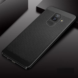 Накладка пластиковая для Samsung Galaxy J8 (2018) J810 с перфорацией черная